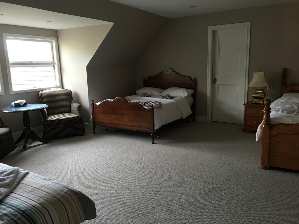 Отель Angus House Ванкувер Экстерьер фото